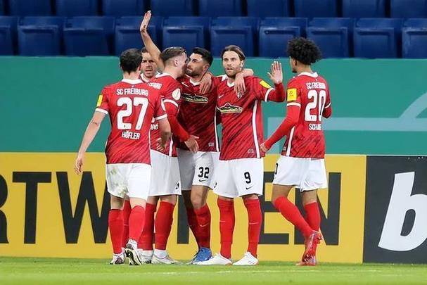 弗赖堡联赛不敌对手，争夺欧战资格路途坎坷的简单介绍